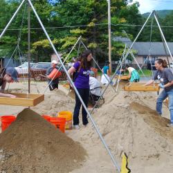 NYSM crew and volunteers sifting in late August 2019