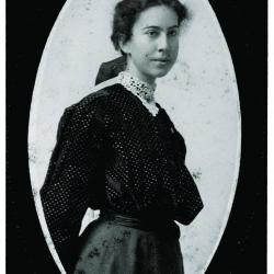Winifred Goldring, Age 17, 1905